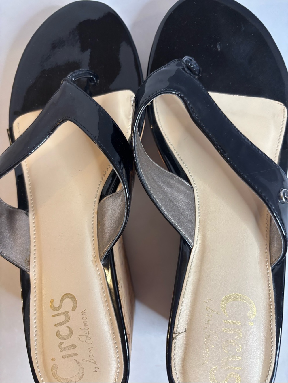 Circus by Sam Edelman Black Patent Thong Sandals with Gold Logo